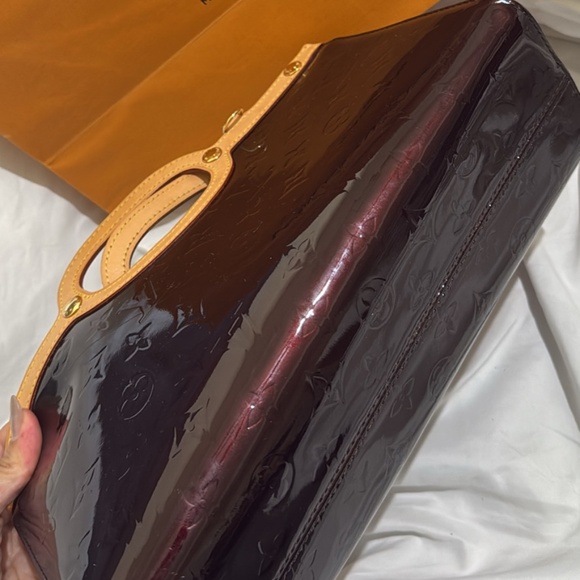 Louis Vuitton purse - Picture 1 of 4